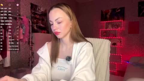 Snapshot of berry_buns chatting on 12-02-25, 05:13 Sofia online show from 12-02-25, 05:13