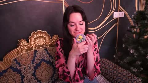 Snapshot of berrydiva chatting on 01-17-26, 07:02 Violette online show from 01-17-26, 07:02