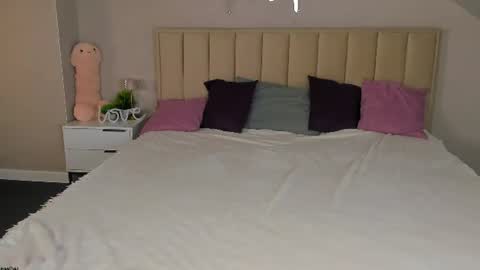 Snapshot of berta_kelly chatting on 06-28-26, 12:27 Berta online show from 06-28-26, 12:27