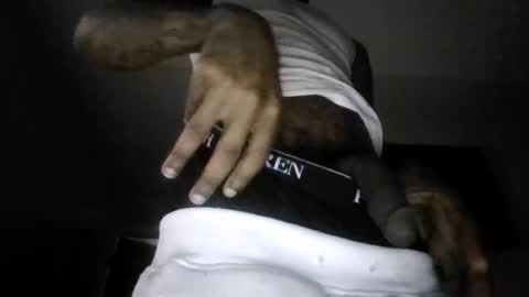 Snapshot of bertdollaz757 chatting on 10-28-25, 01:03 ToxicPipe757 online show from 10-28-25, 01:03