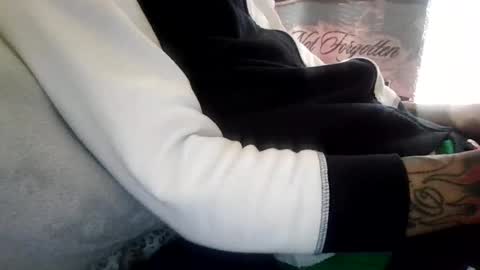 Snapshot of bertdollaz757 chatting on 12-14-25, 03:39 ToxicPipe757 online show from 12-14-25, 03:39