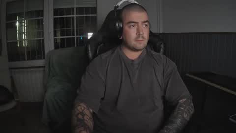 berto3389 online show from 12-18-25, 07:09