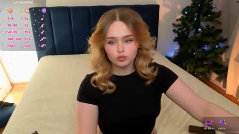 Snapshot of best_trip chatting on 02-02-26, 08:18 Danny and Kira online show from 02-02-26, 08:18