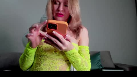 Snapshot of bestassx chatting on 12-19-24, 01:40 Rita I will online 14 December online show from 12-19-24, 01:40