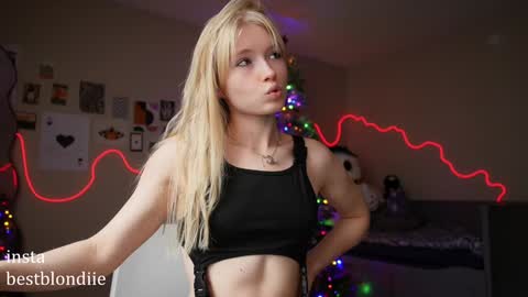 Chloe Next stream on Friday online show from 12-29-24, 05:33