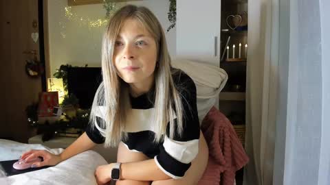 Snapshot of bestgirl_ofthe_neighborhood chatting on 01-02-25, 06:45 Vicky online show from 01-02-25, 06:45