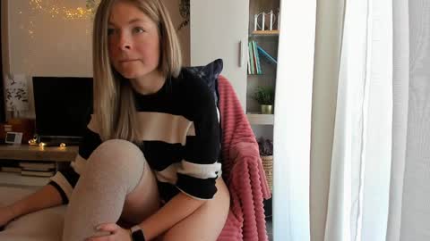 Snapshot of bestgirl_ofthe_neighborhood chatting on 01-20-25, 08:41 Vicky online show from 01-20-25, 08:41