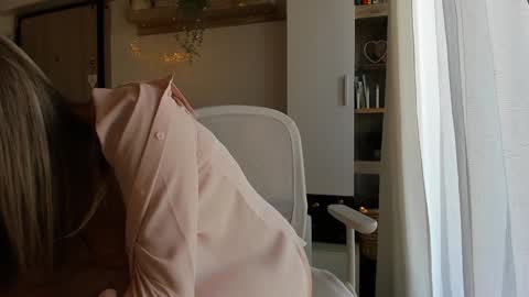 Snapshot of bestgirl_ofthe_neighborhood chatting on 10-10-25, 06:56 Vicky online show from 10-10-25, 06:56