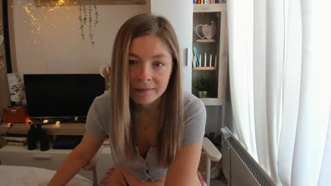 Snapshot of bestgirl_ofthe_neighborhood chatting on 03-10-26, 08:41 Vicky online show from 03-10-26, 08:41