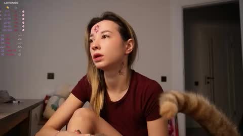 Snapshot of bestie_baby chatting on 02-15-26, 04:53 Emely online show from 02-15-26, 04:53