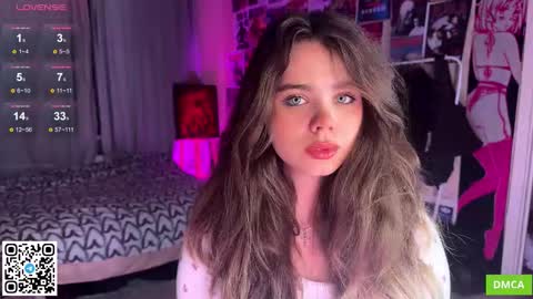 Snapshot of bestie_me chatting on 10-09-25, 06:17 Emily Stream every day online show from 10-09-25, 06:17
