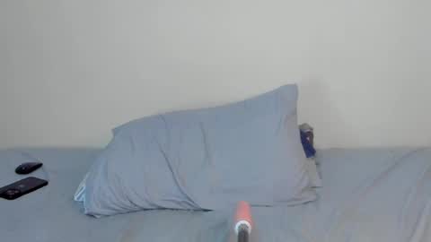 Snapshot of bestwayto_jerk chatting on 02-11-25, 12:17 ZYLITH online show from 02-11-25, 12:17