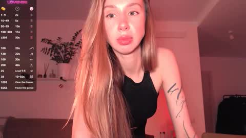 Snapshot of bestzoeyever chatting on 03-03-26, 08:15 Zo online show from 03-03-26, 08:15