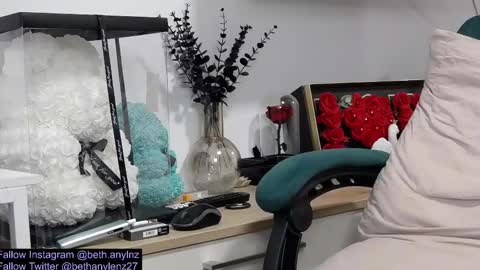Snapshot of bethanylenz2 chatting on 11-22-25, 09:14 bethanylenz2 online show from 11-22-25, 09:14