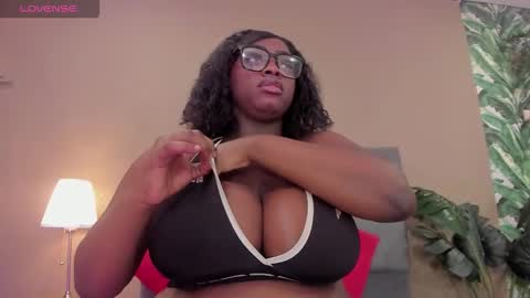 Snapshot of betsybennet chatting on 01-06-26, 09:50 BETSY online show from 01-06-26, 09:50