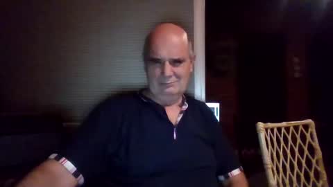 Snapshot of betta1 chatting on 10-18-25, 11:38 betta1 online show from 10-18-25, 11:38