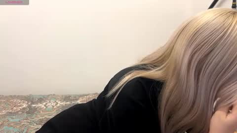 BlondeReka ITS MY 1st DAY HERE online show from 11-25-25, 12:16