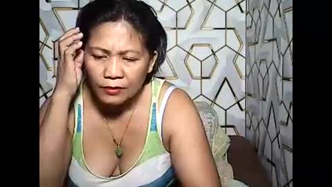 Snapshot of betty_83 chatting on 05-13-26, 12:24 betty_83 online show from 05-13-26, 12:24