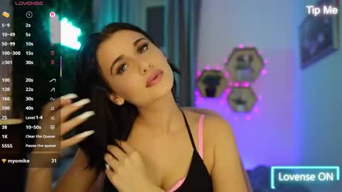 Snapshot of betty_greyy chatting on 10-09-25, 06:50 Betty Grey online show from 10-09-25, 06:50