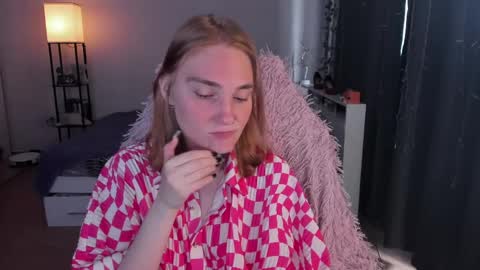 Snapshot of betty_witchy chatting on 05-04-26, 03:46 Dory make me happier online show from 05-04-26, 03:46