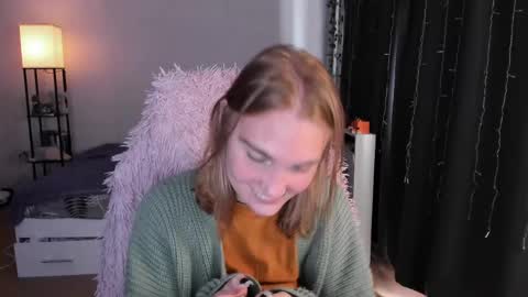 Snapshot of betty_witchy chatting on 05-14-26, 03:57 Dory make me happier online show from 05-14-26, 03:57