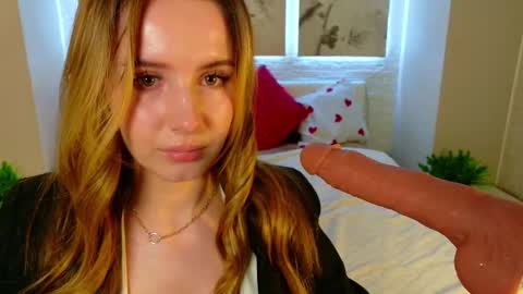 Snapshot of bettyrouse chatting on 02-17-26, 08:37 Betty online show from 02-17-26, 08:37