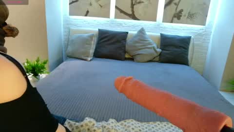 Snapshot of bettyrouse chatting on 05-22-26, 08:14 Betty online show from 05-22-26, 08:14