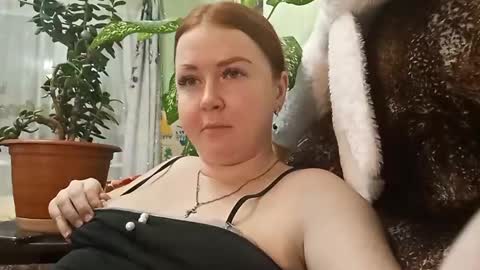 Snapshot of bettyurbane chatting on 01-12-25, 03:57 Mila Sweet online show from 01-12-25, 03:57