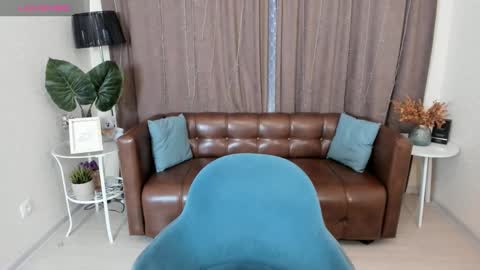 Snapshot of bettyurbane chatting on 01-24-25, 04:16 Mila Sweet online show from 01-24-25, 04:16