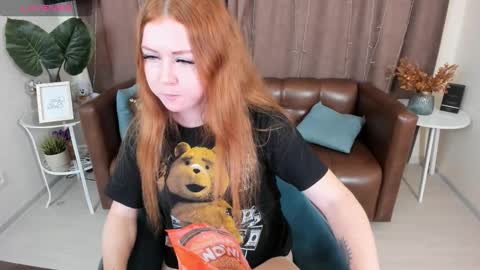 Snapshot of bettyurbane chatting on 01-30-25, 07:18 Mila Sweet online show from 01-30-25, 07:18