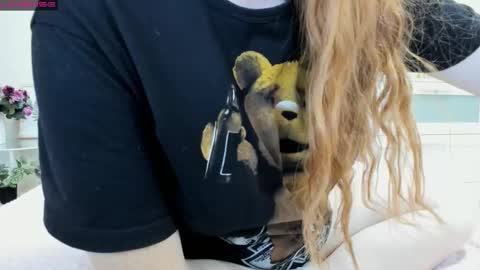 Snapshot of bettyurbane chatting on 02-06-25, 07:24 Mila Sweet online show from 02-06-25, 07:24