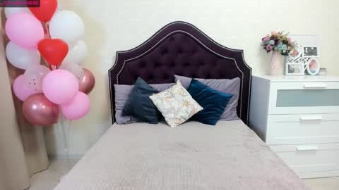 Snapshot of bettyurbane chatting on 02-17-25, 04:31 Mila Sweet online show from 02-17-25, 04:31