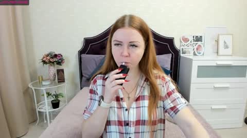 Snapshot of bettyurbane chatting on 02-24-25, 04:16 Mila Sweet online show from 02-24-25, 04:16