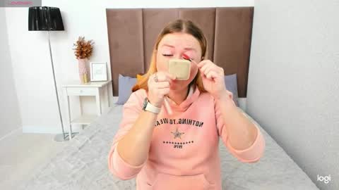 Snapshot of bettyurbane chatting on 09-30-25, 04:39 Mila Sweet online show from 09-30-25, 04:39