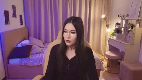 Snapshot of bety_white chatting on 06-19-26, 08:51 Katie online show from 06-19-26, 08:51