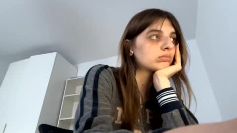 Snapshot of beulahweikert chatting on 05-03-26, 04:46 Lina online show from 05-03-26, 04:46