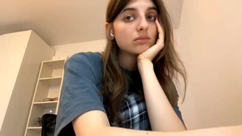 Snapshot of beulahweikert chatting on 05-22-26, 05:29 Lina online show from 05-22-26, 05:29