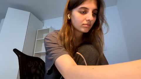 Snapshot of beulahweikert chatting on 06-02-26, 05:48 Lina online show from 06-02-26, 05:48