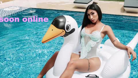 Snapshot of beuty_goddes777 chatting on 01-17-25, 11:17 Nicolle Aviles online show from 01-17-25, 11:17