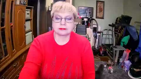 BeverlyQCynia online show from 11-06-25, 11:44