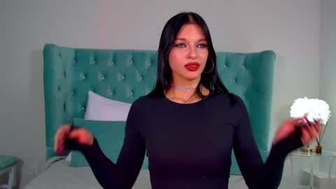 Snapshot of beverlyyork chatting on 02-02-25, 10:39 Beverly online show from 02-02-25, 10:39