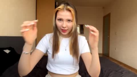 Bella online show from 02-25-26, 07:29