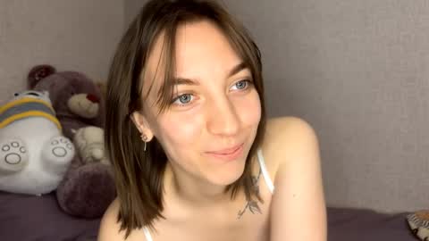 Bella online show from 04-16-26, 07:58