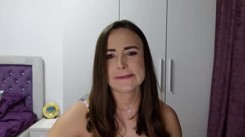   BeyonceDoll       Twitter DollBeyonce    online show from 03-21-26, 07:50