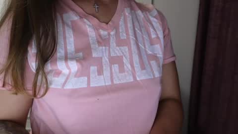   BeyonceDoll       Twitter DollBeyonce    online show from 05-22-26, 06:46