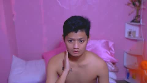 Snapshot of bhillrhey121103 chatting on 10-24-25, 01:03 bhillrhey121103 online show from 10-24-25, 01:03