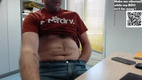 My name is David and if you like public exhibitions you wont be disappointed with me LoL - My favorite vibes is 44  online show from 01-21-25, 12:18