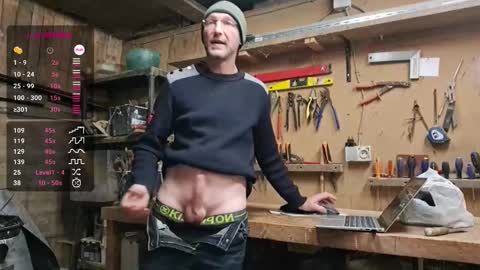 My name is David and if you like public exhibitions you wont be disappointed with me LoL - My favorite vibes is 44  online show from 11-02-25, 05:04