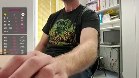 My name is David and if you like public exhibitions you wont be disappointed with me LoL - My favorite vibes is 44  online show from 11-14-25, 02:49