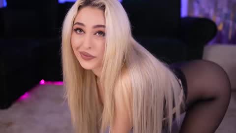 Snapshot of bia_kristal chatting on 10-11-25, 03:10 Biia online show from 10-11-25, 03:10